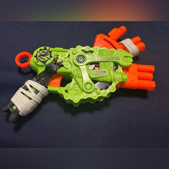 Nerf Zombie strike Alternator Blaster Tested Other Nerf Blasters Listed - Picture 1 of 13